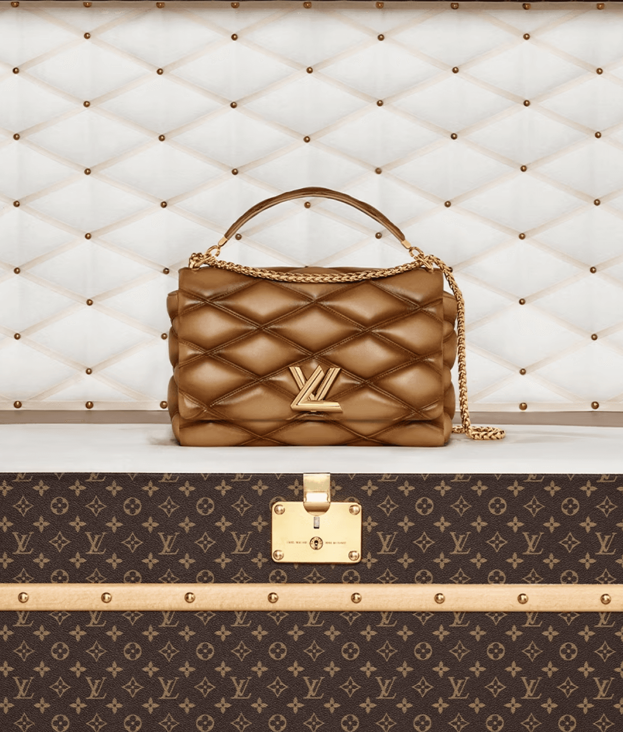 akqa68-LV_BAG.png